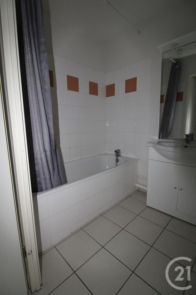 Appartement F2 à vendre - 3 pièces - 53.14 m2 - FECAMP - 76 - HAUTE-NORMANDIE - Century 21 Accore Appartement F2 à vendre - 3 pièces - 53.14 m2 - FECAMP - 76 - HAUTE-NORMANDIE - Century 21 Accore