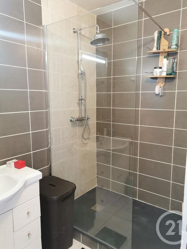 Appartement F4 à vendre - 3 pièces - 66.0 m2 - FECAMP - 76 - HAUTE-NORMANDIE - Century 21 Accore Appartement F4 à vendre - 3 pièces - 66.0 m2 - FECAMP - 76 - HAUTE-NORMANDIE - Century 21 Accore
