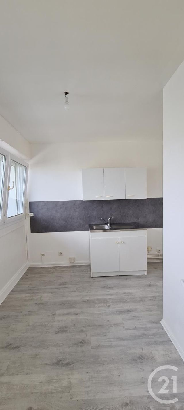 Studio à louer - 1 pièce - 31.86 m2 - FECAMP - 76 - HAUTE-NORMANDIE - Century 21 Accore Studio à louer - 1 pièce - 31.86 m2 - FECAMP - 76 - HAUTE-NORMANDIE - Century 21 Accore