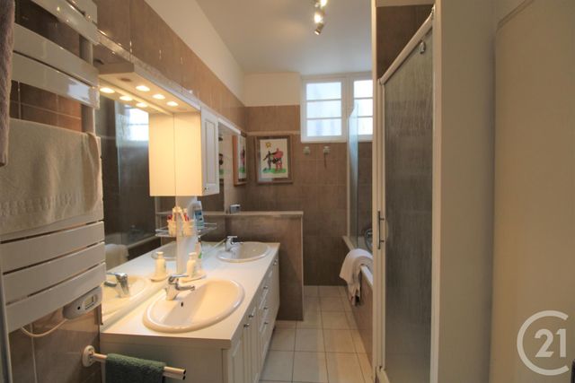 Afficher la photo en grand Appartement Duplex à vendre - 7 pièces - 177.67 m2 - FECAMP - 76 - HAUTE-NORMANDIE - Century 21 Accore