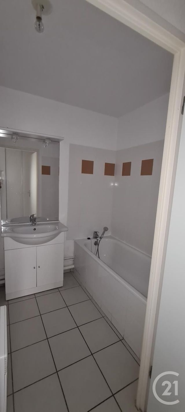 Afficher la photo en grand appartement à louer - 2 pièces - 54.98 m2 - FECAMP - 76 - HAUTE-NORMANDIE - Century 21 Accore