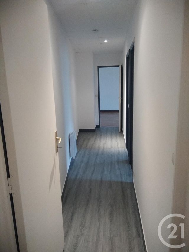 Afficher la photo en grand Appartement F3 à louer - 3 pièces - 65.0 m2 - FECAMP - 76 - HAUTE-NORMANDIE - Century 21 Accore