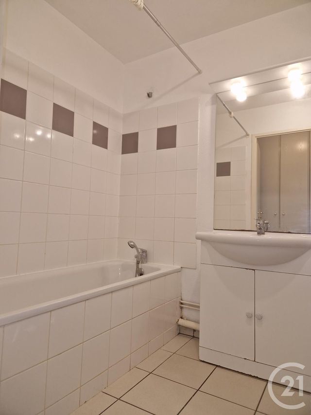 Appartement à louer - 2 pièces - 48.42 m2 - FECAMP - 76 - HAUTE-NORMANDIE - Century 21 Accore