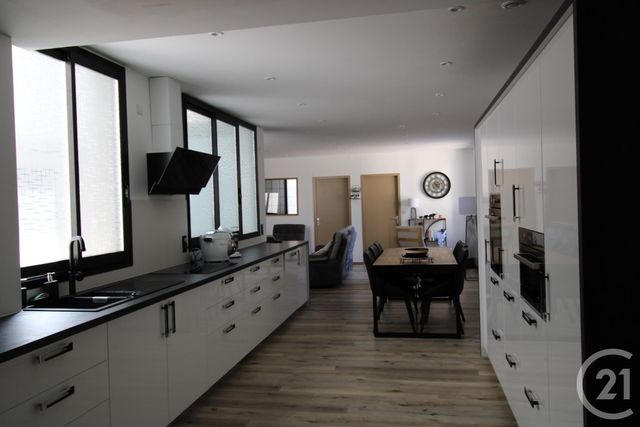 Afficher la photo en grand Appartement F3 à vendre - 3 pièces - 93.0 m2 - FECAMP - 76 - HAUTE-NORMANDIE - Century 21 Accore