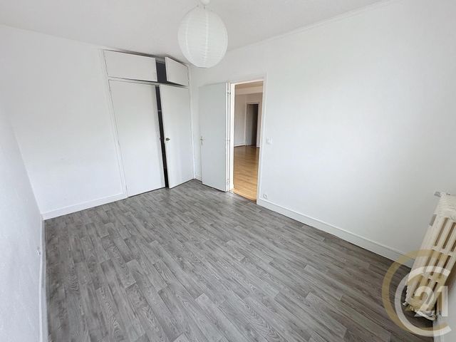 Afficher la photo en grand Appartement F4 à vendre - 5 pièces - 89.99 m2 - FECAMP - 76 - HAUTE-NORMANDIE - Century 21 Accore