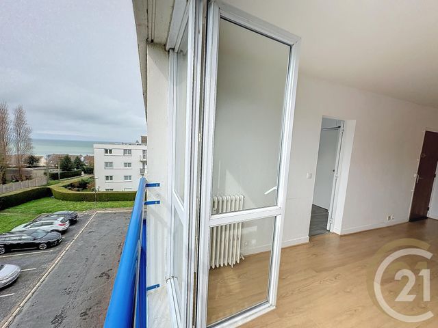 Afficher la photo en grand Appartement F4 à vendre - 5 pièces - 89.99 m2 - FECAMP - 76 - HAUTE-NORMANDIE - Century 21 Accore