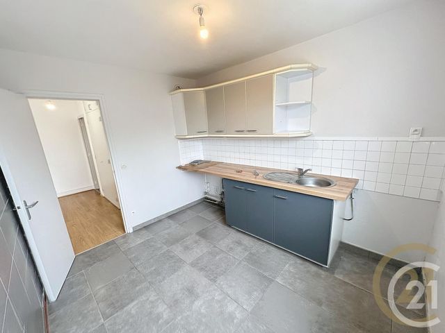 Afficher la photo en grand Appartement F4 à vendre - 5 pièces - 89.99 m2 - FECAMP - 76 - HAUTE-NORMANDIE - Century 21 Accore