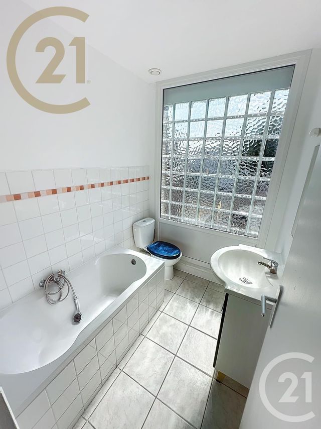 Afficher la photo en grand Appartement F3 à vendre - 3 pièces - 71.13 m2 - FECAMP - 76 - HAUTE-NORMANDIE - Century 21 Accore