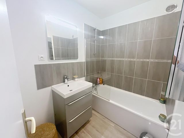 Appartement F2 à vendre - 2 pièces - 49.5 m2 - FECAMP - 76 - HAUTE-NORMANDIE - Century 21 Accore