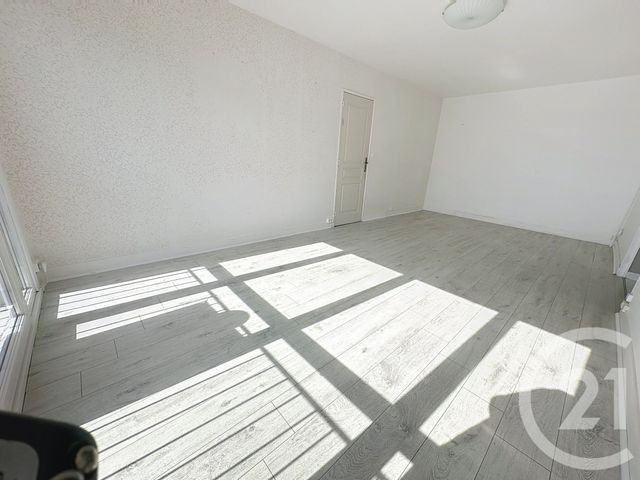 Afficher la photo en grand Appartement F2 à vendre - 2 pièces - 57.7 m2 - FECAMP - 76 - HAUTE-NORMANDIE - Century 21 Accore