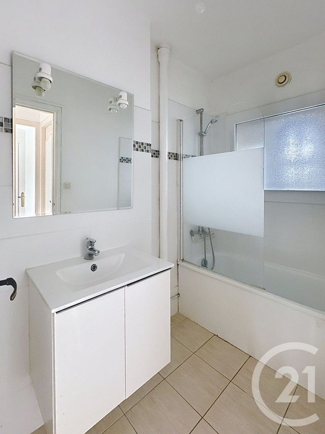 Afficher la photo en grand Appartement F3 à vendre - 3 pièces - 54.73 m2 - FECAMP - 76 - HAUTE-NORMANDIE - Century 21 Accore