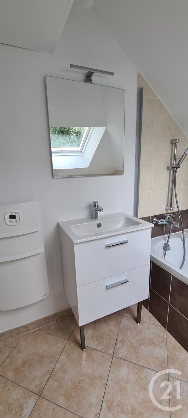 Afficher la photo en grand Appartement F2 à louer - 2 pièces - 33.0 m2 - FECAMP - 76 - HAUTE-NORMANDIE - Century 21 Accore