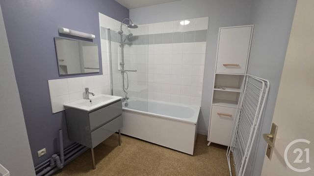 Appartement à louer - 3 pièces - 73.3 m2 - FECAMP - 76 - HAUTE-NORMANDIE - Century 21 Accore