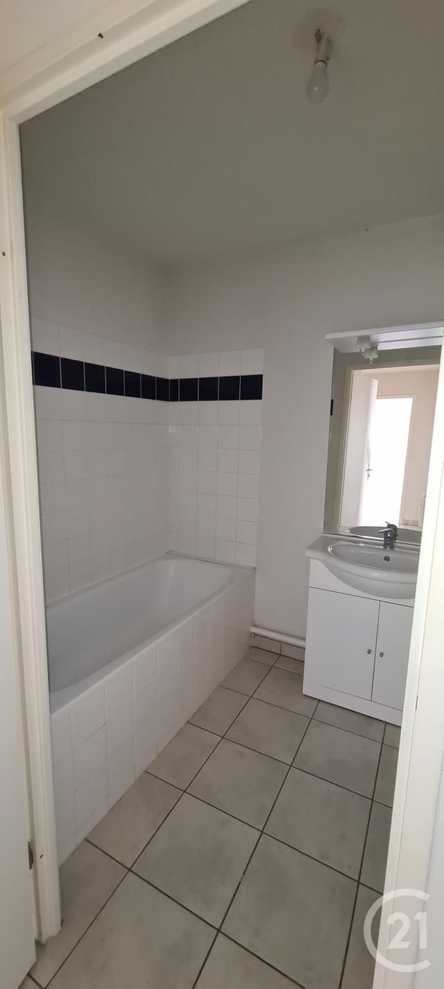 Appartement à louer - 2 pièces - 54.85 m2 - FECAMP - 76 - HAUTE-NORMANDIE - Century 21 Accore