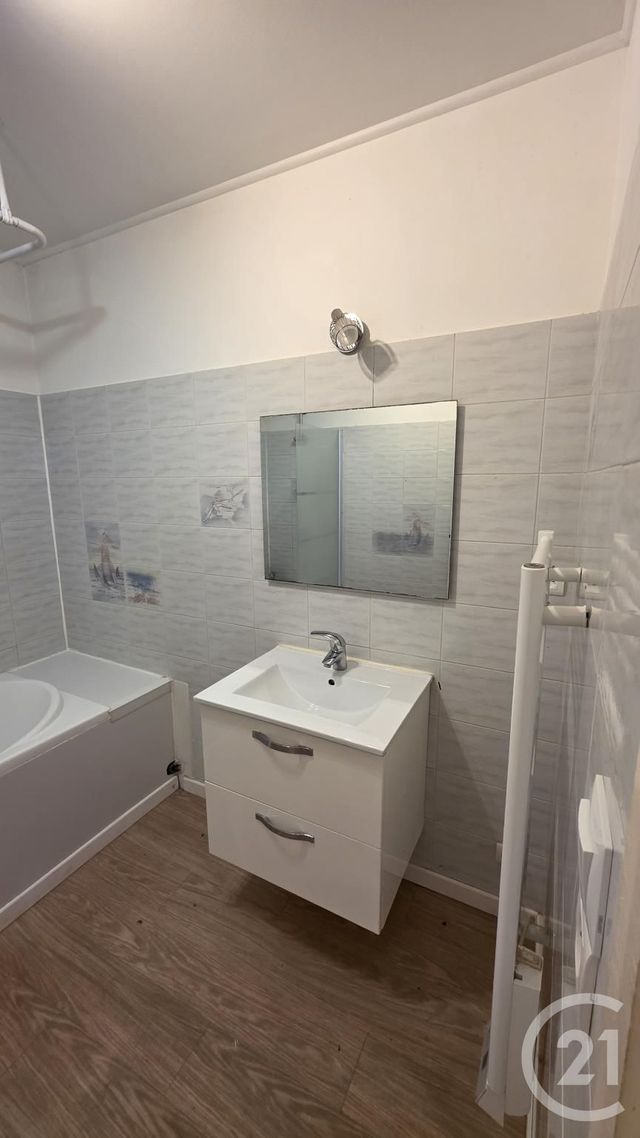 Appartement à louer - 4 pièces - 85.47 m2 - FECAMP - 76 - HAUTE-NORMANDIE - Century 21 Accore