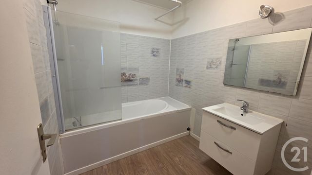 Appartement à louer - 4 pièces - 85.47 m2 - FECAMP - 76 - HAUTE-NORMANDIE - Century 21 Accore