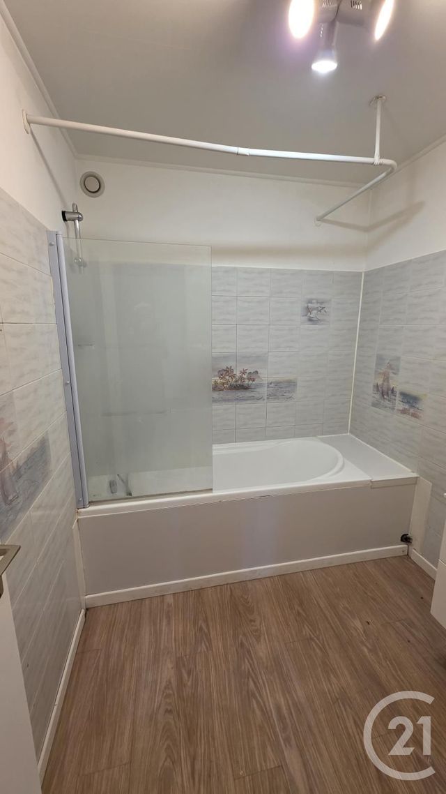 Appartement à louer - 4 pièces - 85.47 m2 - FECAMP - 76 - HAUTE-NORMANDIE - Century 21 Accore