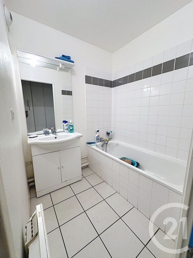 Appartement F2 bis à vendre - 3 pièces - 55.26 m2 - FECAMP - 76 - HAUTE-NORMANDIE - Century 21 Accore