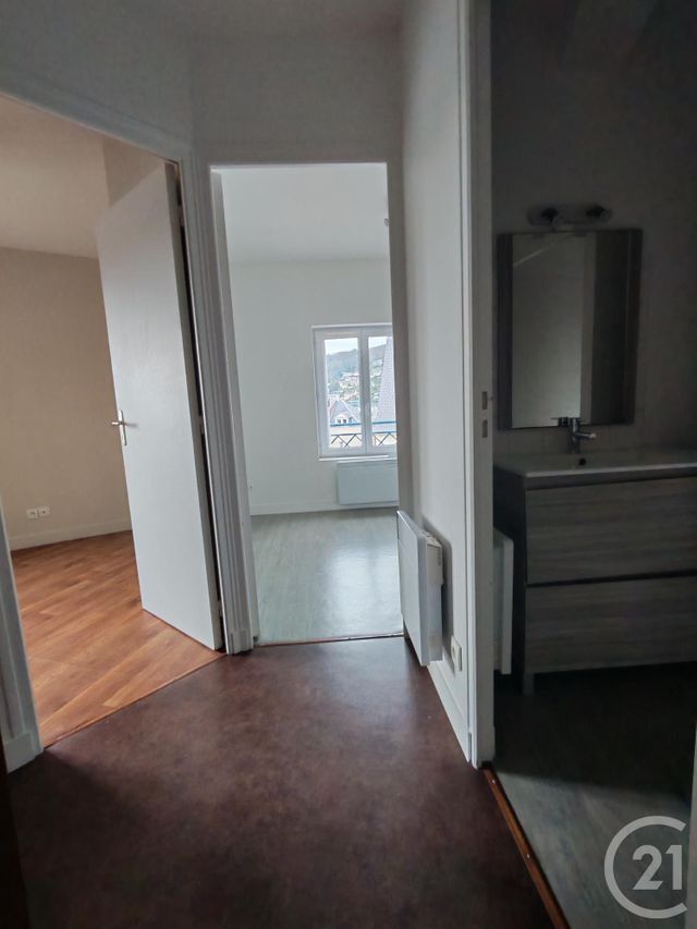 Appartement à louer - 3 pièces - 46.0 m2 - FECAMP - 76 - HAUTE-NORMANDIE - Century 21 Accore