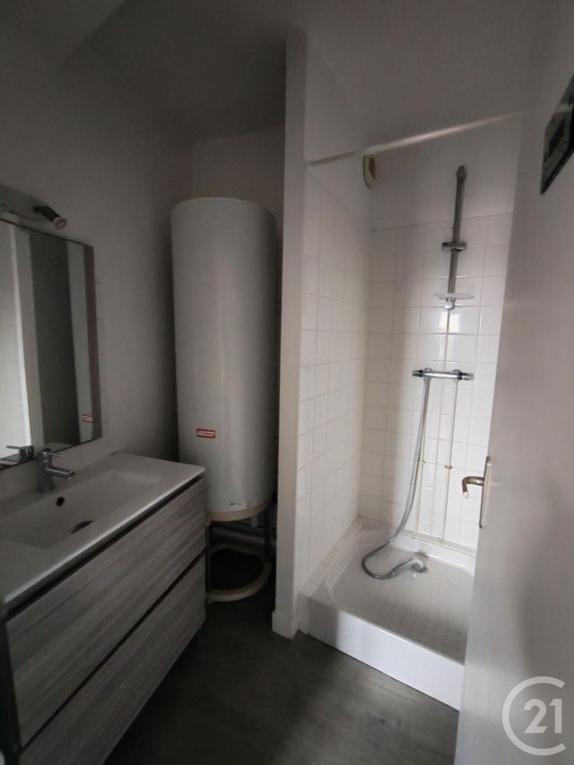 Appartement à louer - 3 pièces - 46.0 m2 - FECAMP - 76 - HAUTE-NORMANDIE - Century 21 Accore