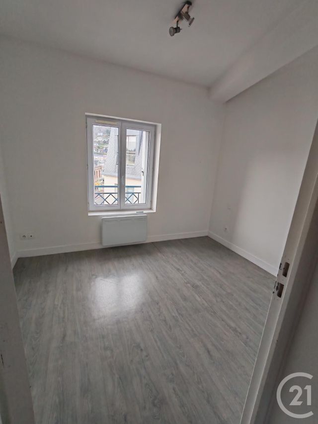 Appartement à louer - 3 pièces - 46.0 m2 - FECAMP - 76 - HAUTE-NORMANDIE - Century 21 Accore