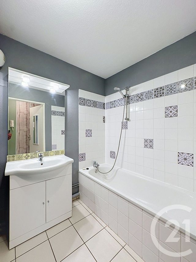 Appartement F2 bis à vendre - 2 pièces - 54.0 m2 - FECAMP - 76 - HAUTE-NORMANDIE - Century 21 Accore
