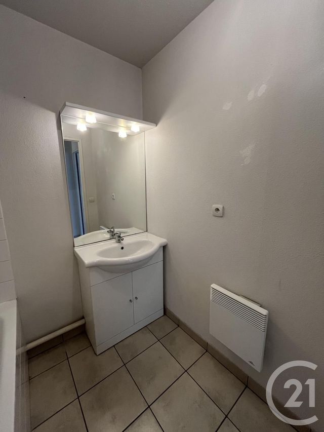 Appartement F2 à louer - 2 pièces - 47.8 m2 - FECAMP - 76 - HAUTE-NORMANDIE - Century 21 Accore