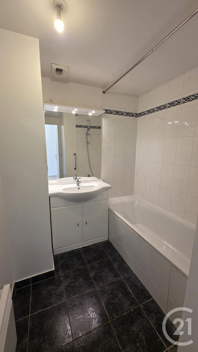 Appartement à louer - 2 pièces - 47.82 m2 - FECAMP - 76 - HAUTE-NORMANDIE - Century 21 Accore