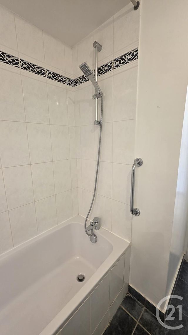 Appartement à louer - 2 pièces - 47.82 m2 - FECAMP - 76 - HAUTE-NORMANDIE - Century 21 Accore
