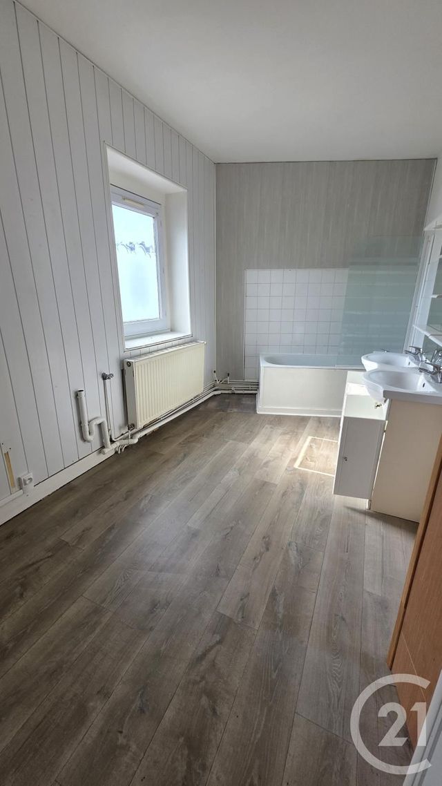 Appartement F4 à louer - 5 pièces - 105.0 m2 - YPORT - 76 - HAUTE-NORMANDIE - Century 21 Accore