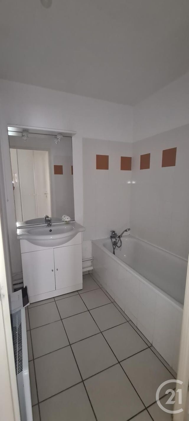 Appartement à louer - 2 pièces - 54.98 m2 - FECAMP - 76 - HAUTE-NORMANDIE - Century 21 Accore